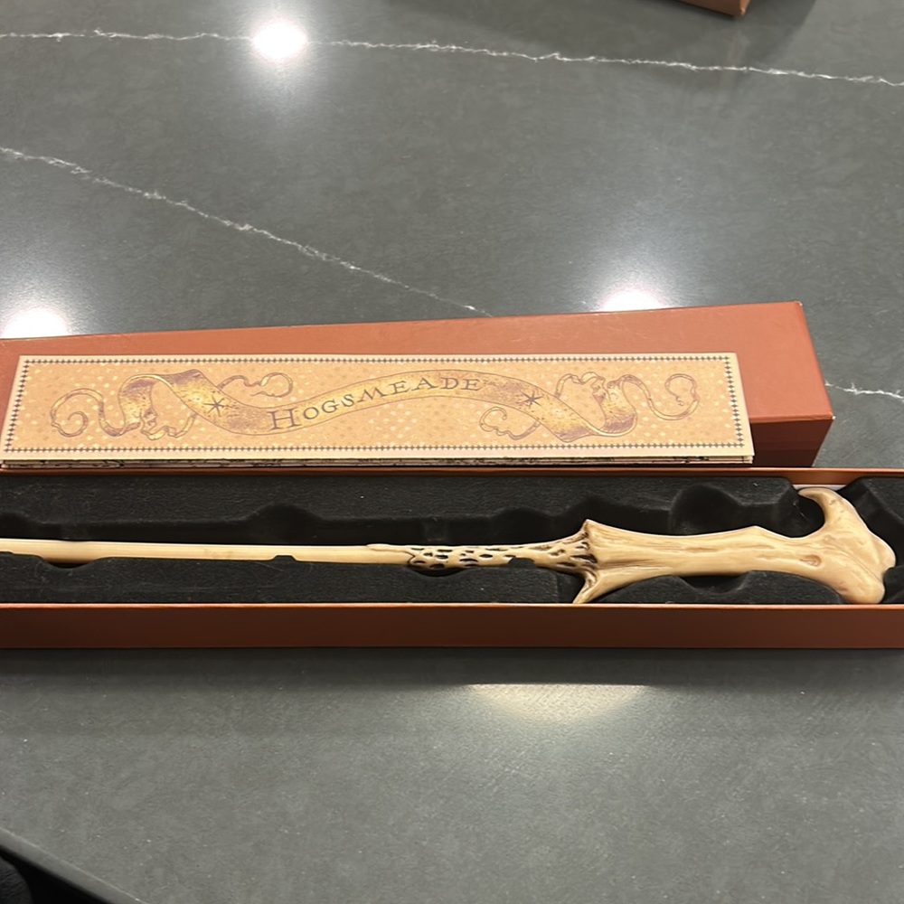 Great condition. Wizarding world of Harry Potter sensor wand.